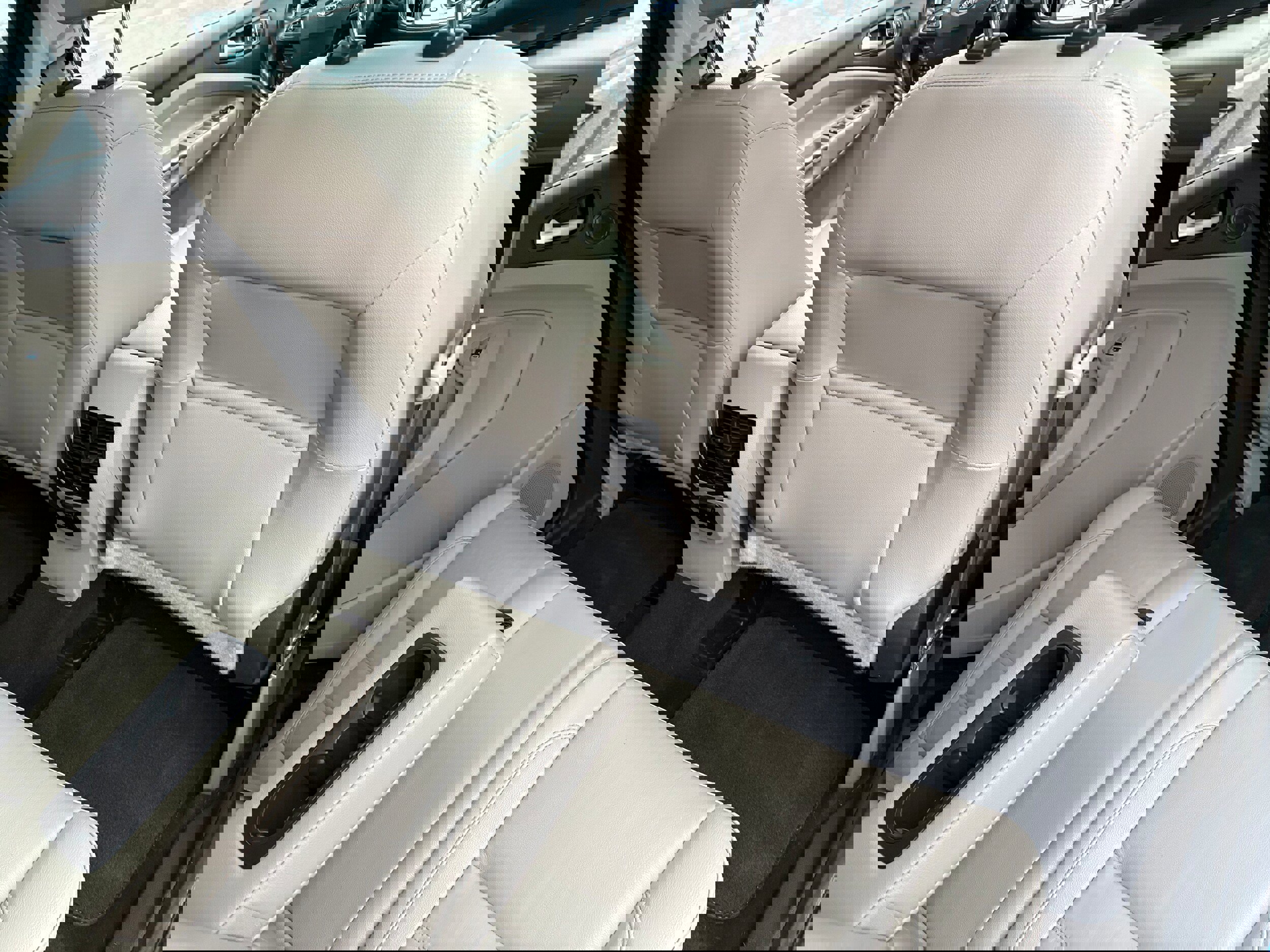 Used 2017 Ford Escape Titanium image 24