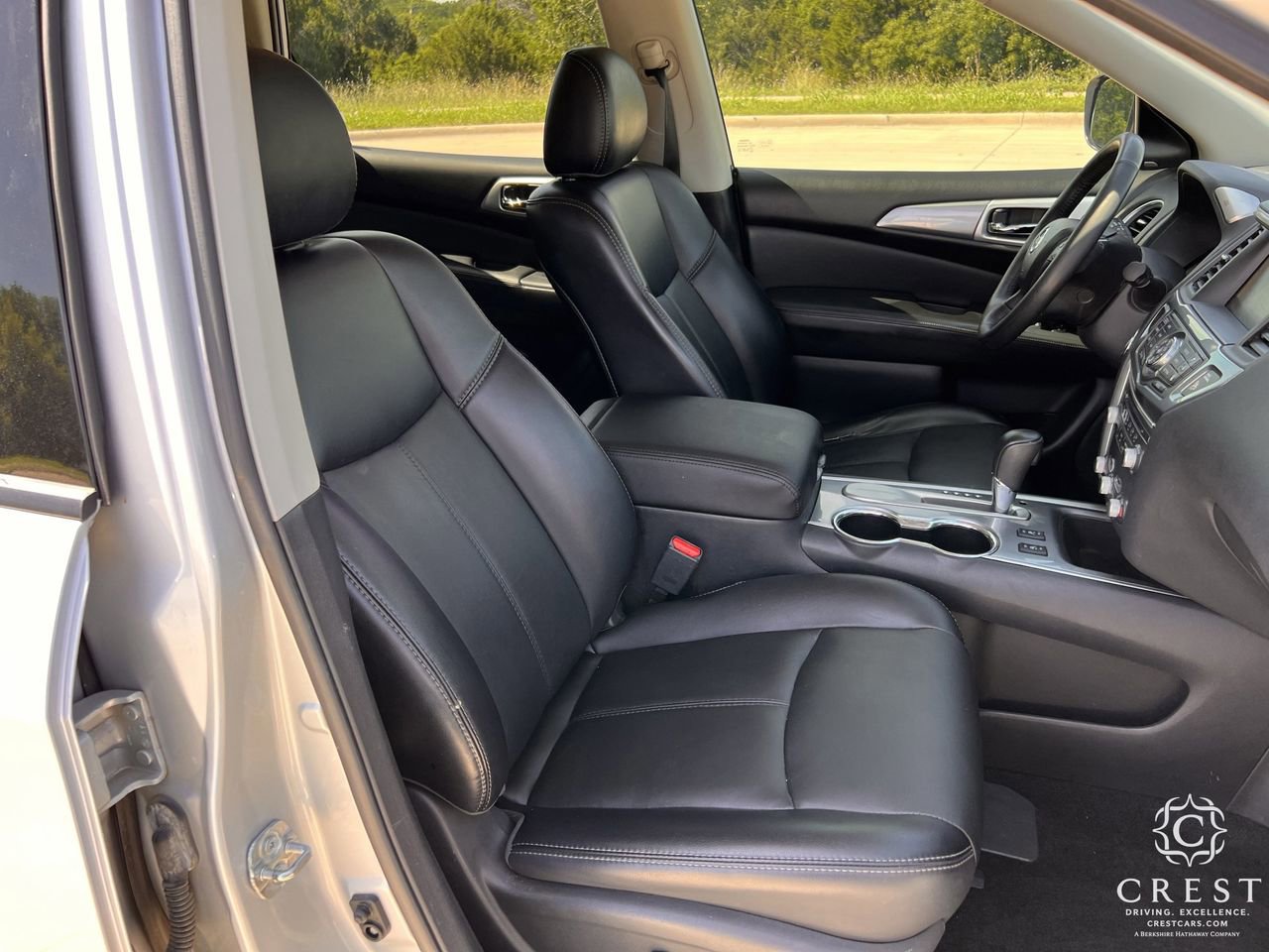 Used 2019 Nissan Pathfinder SL FWD image 25