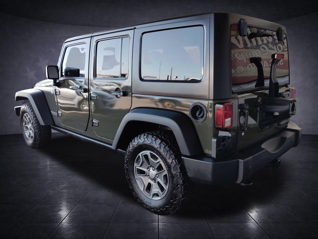 Used 2015 Jeep Wrangler Unlimited Rubicon w/ Connectivity Group AWD/4WD image 3