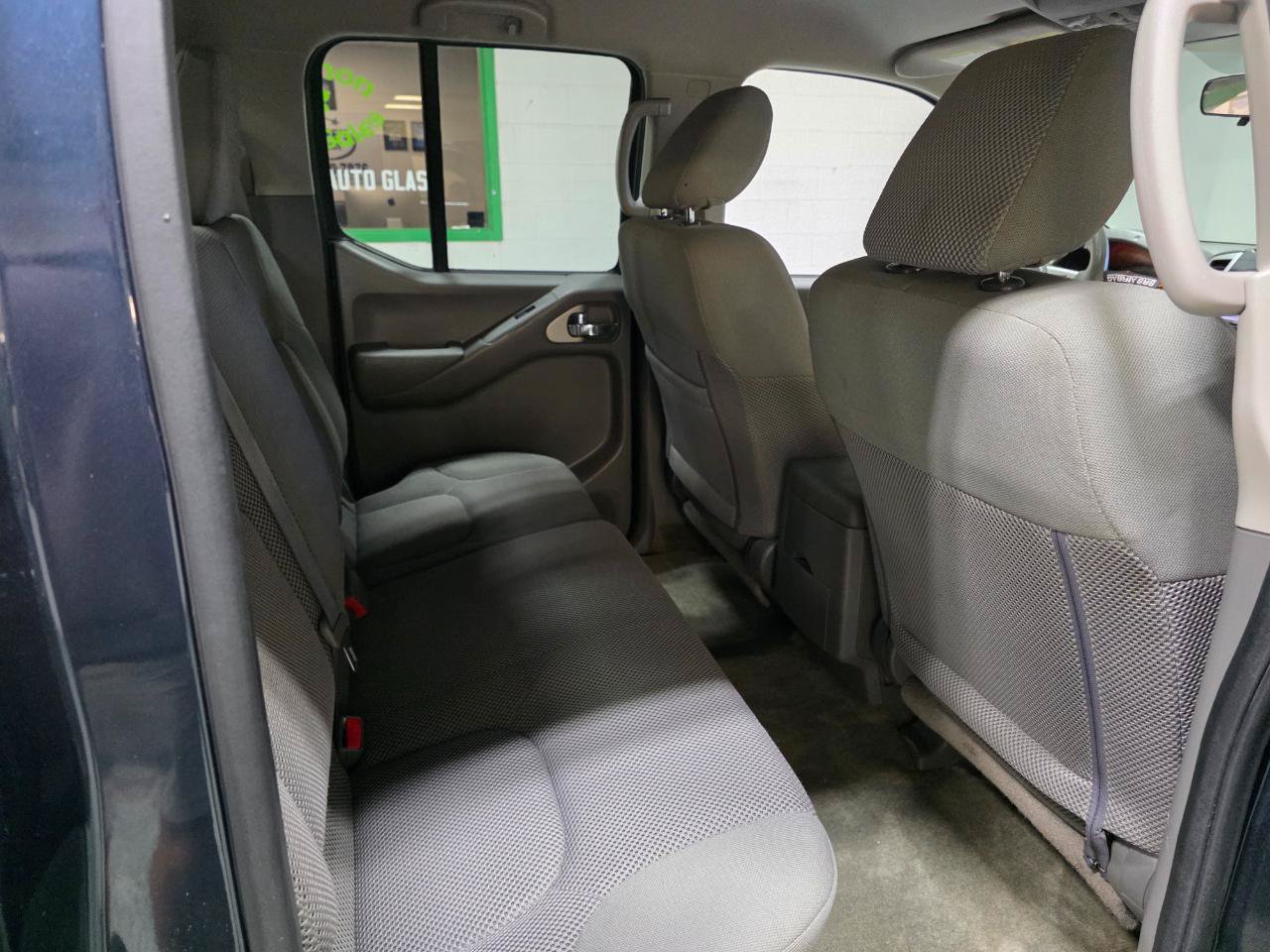 Used 2015 Nissan Frontier SV RWD image 21