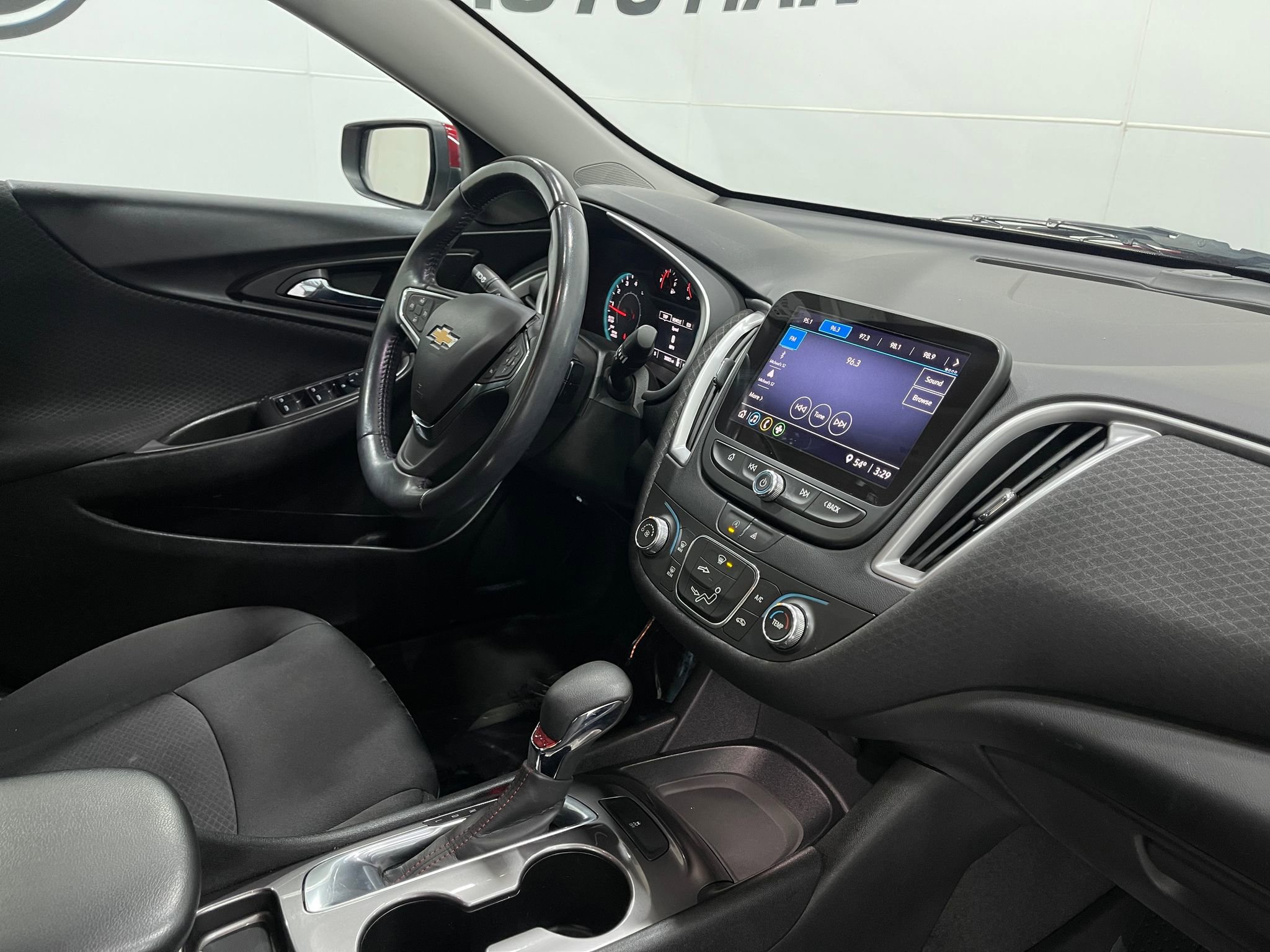 Used 2021 Chevrolet Malibu RS image 18