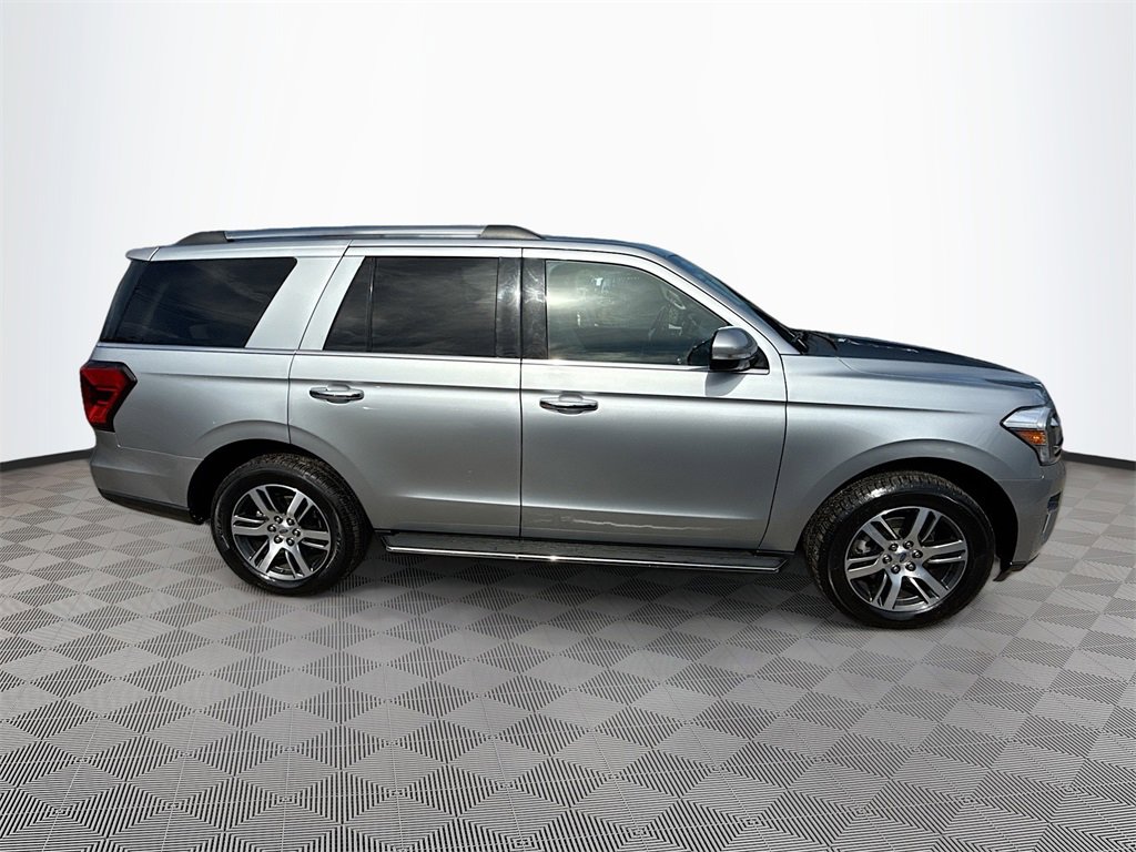 Used 2023 Ford Expedition Limited image 5