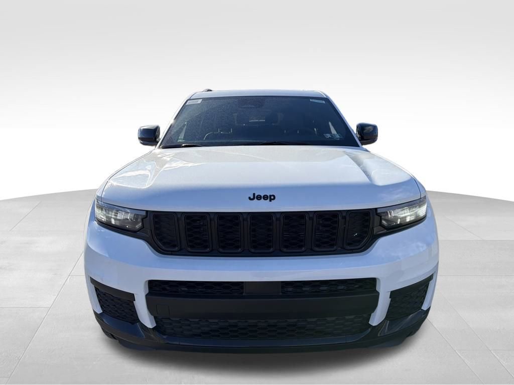New 2025 Jeep Grand Cherokee L Altitude image 2