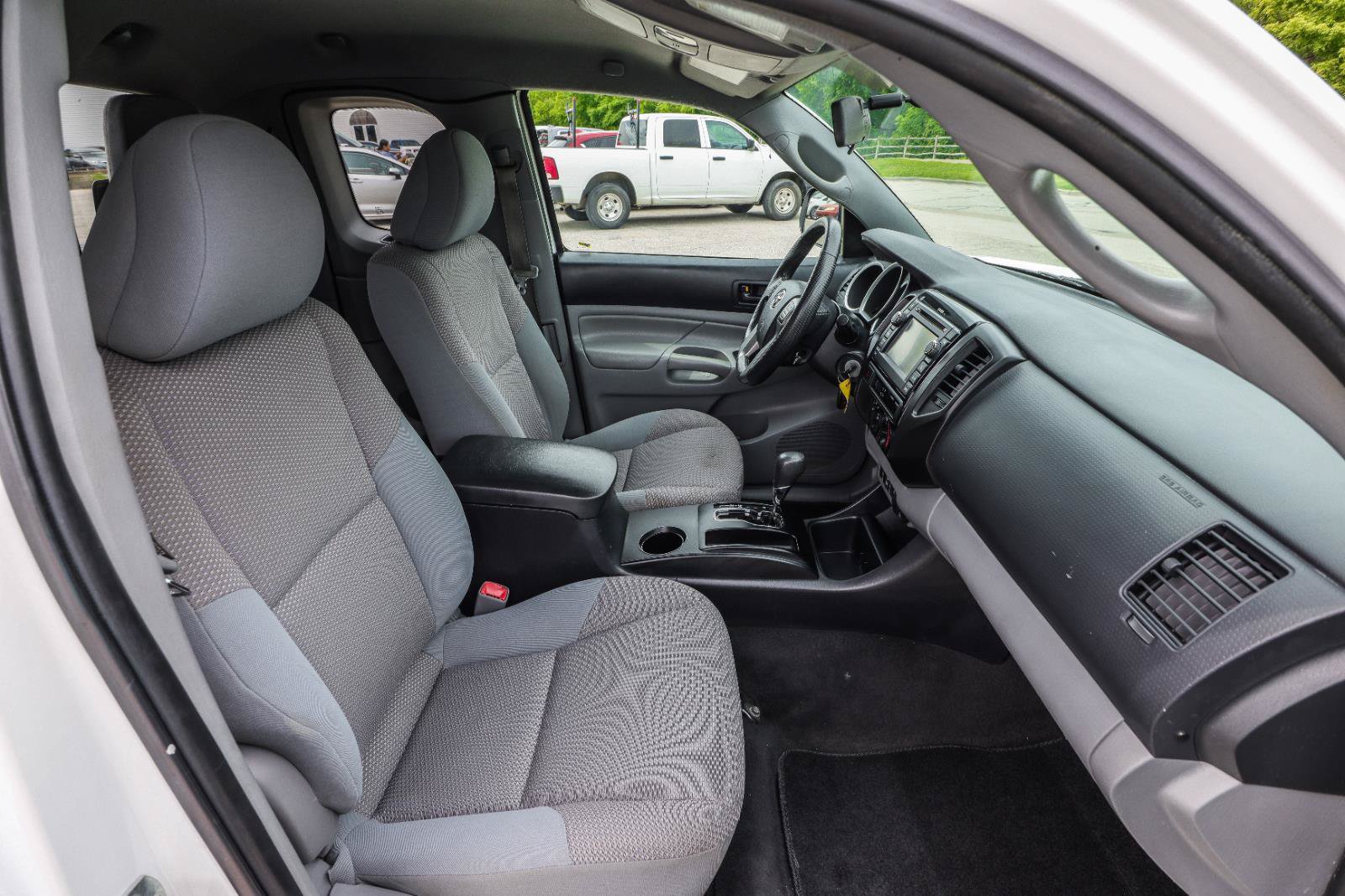 Used 2013 Toyota Tacoma 2WD Access Cab w/ Convenience Pkg image 28