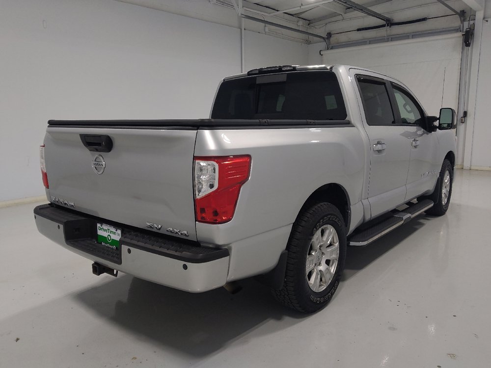 Used 2018 Nissan Titan SV w/ SV Convenience Package AWD/4WD image 9
