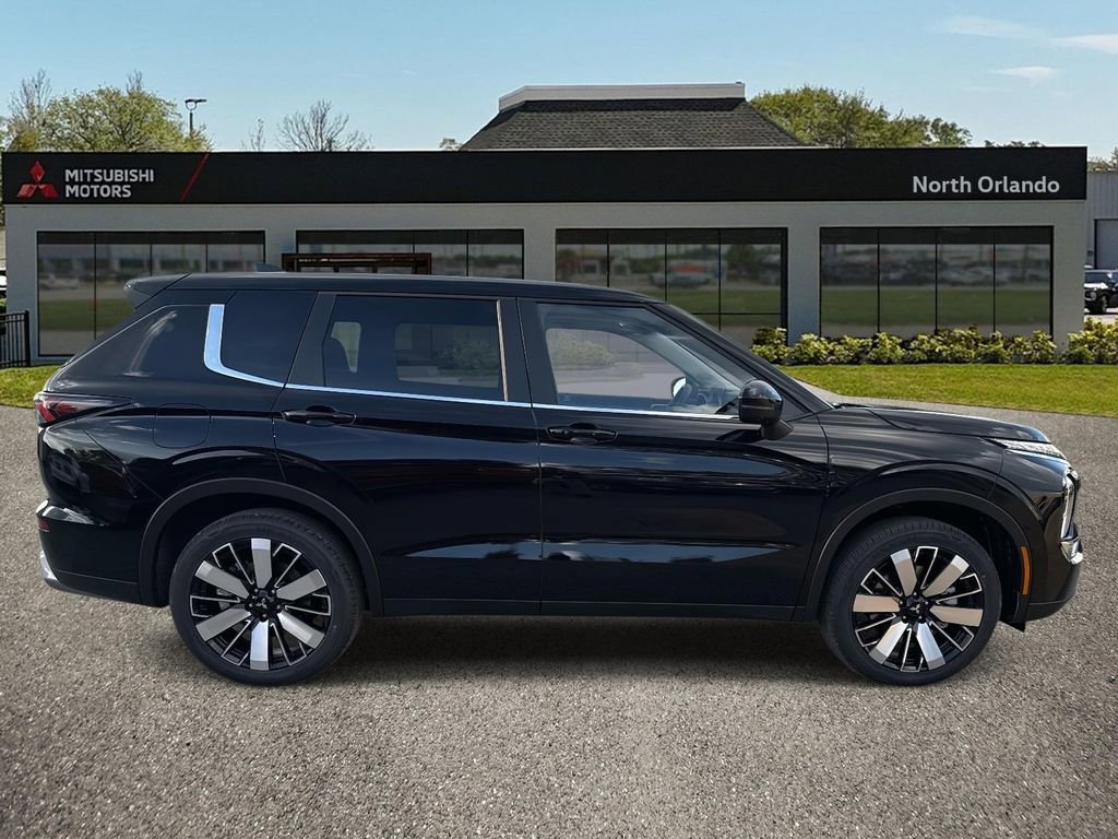 New 2026 Mitsubishi Outlander SE image 7
