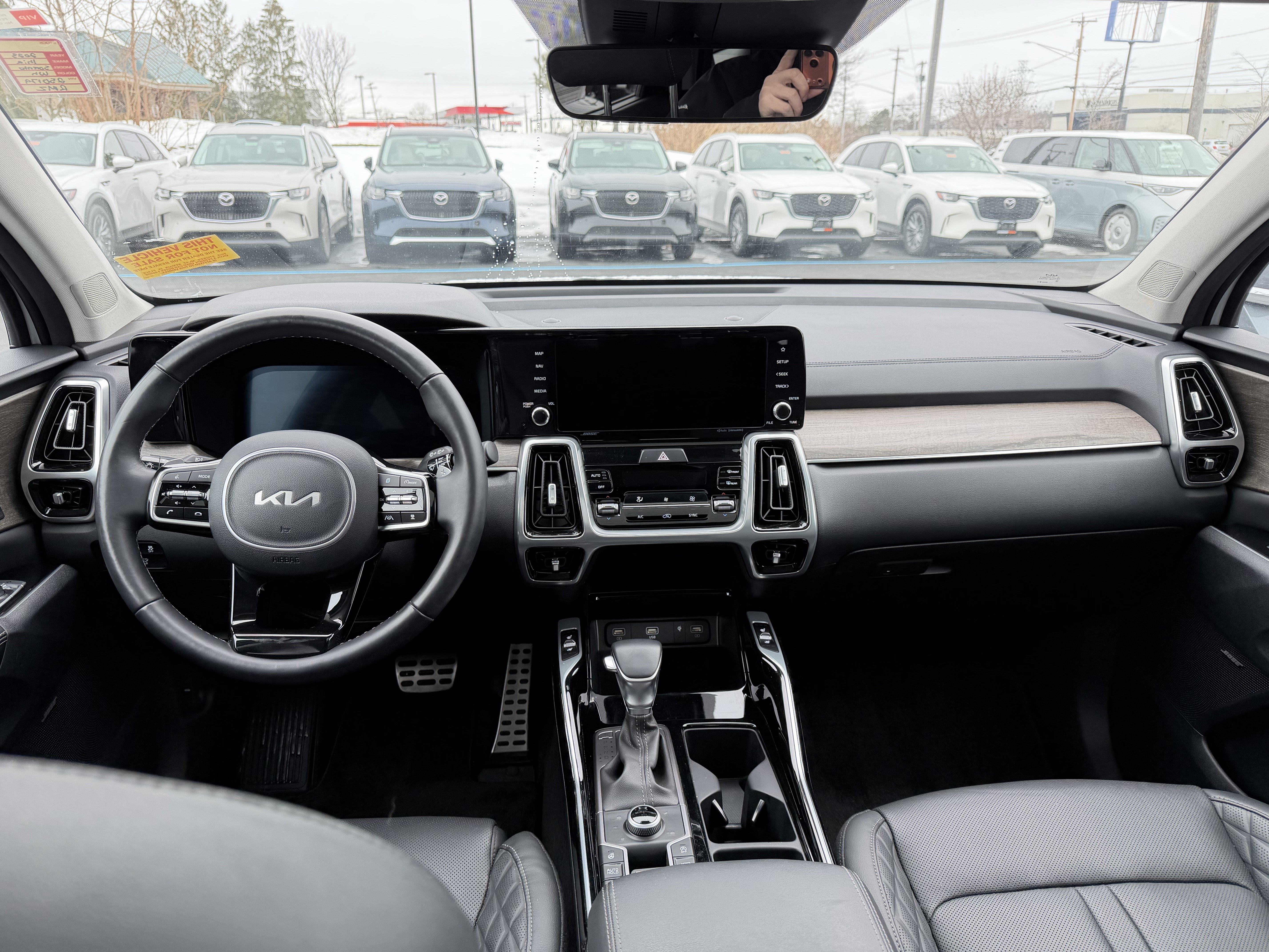 Used 2023 Kia Sorento SX Prestige image 12