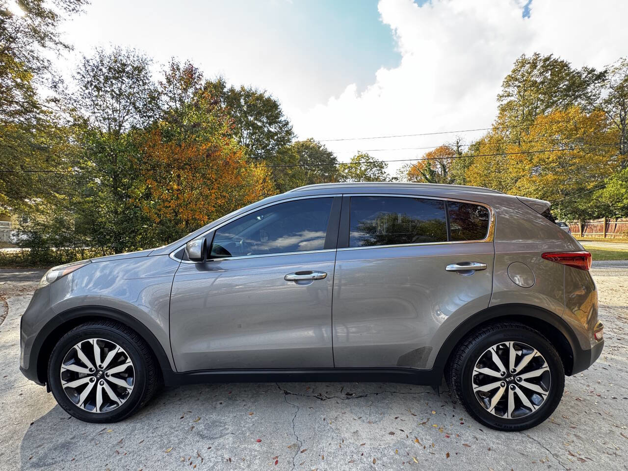 Used 2017 Kia Sportage EX image 9