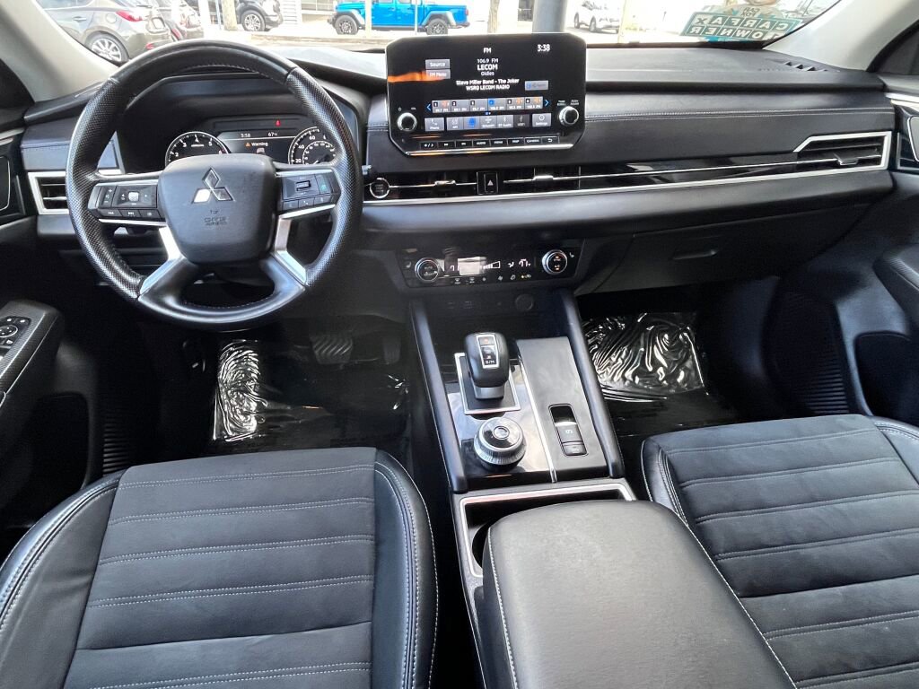 Used 2022 Mitsubishi Outlander SE image 22