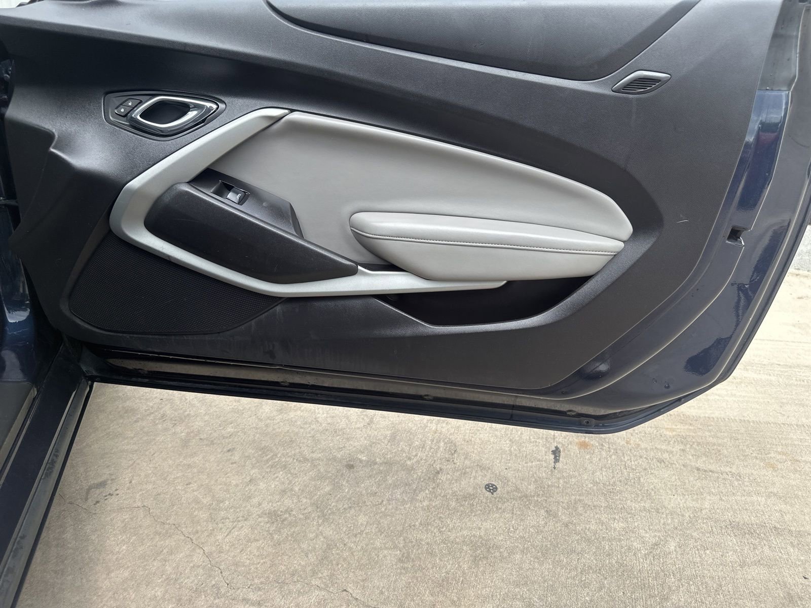 Used 2016 Chevrolet Camaro LT image 13