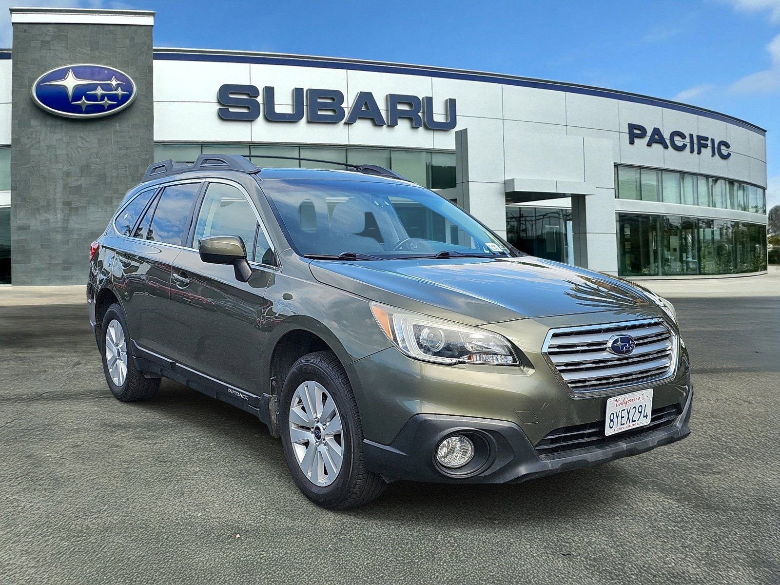Used 2015 Subaru Outback 2.5i Premium AWD/4WD image 1