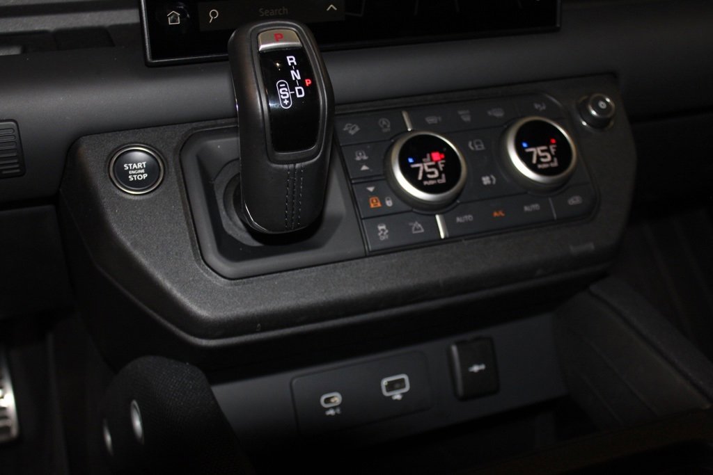 Certified 2024 Land Rover Defender 130 V8 image 33