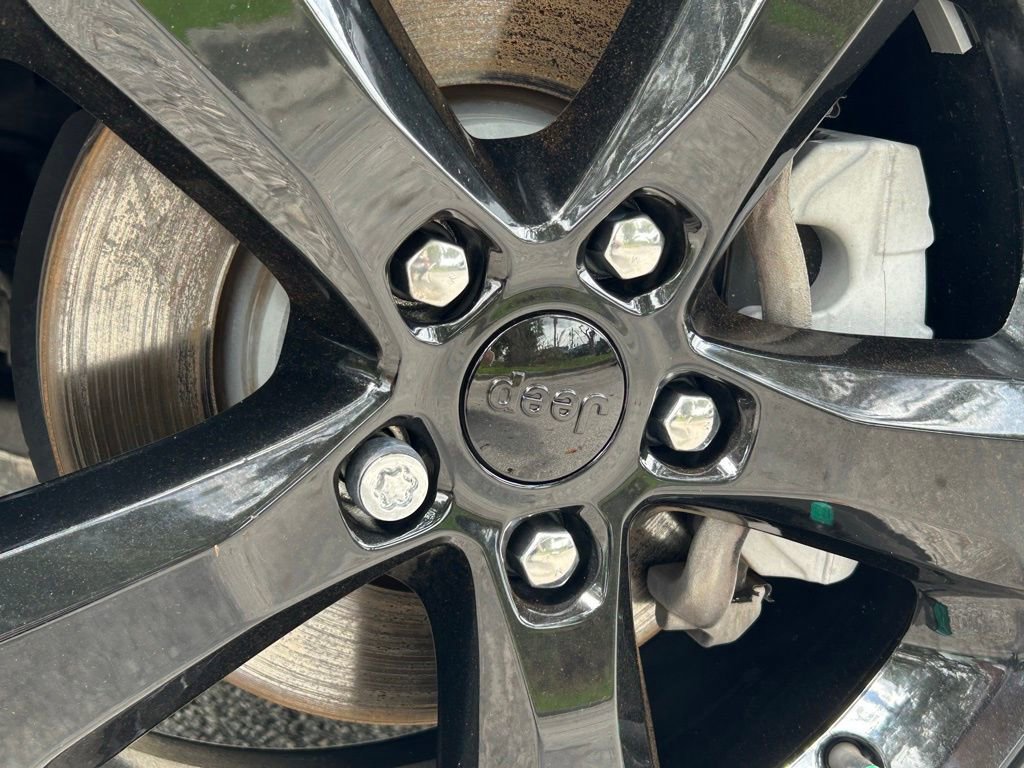 Used 2024 Jeep Grand Cherokee Limited w/ Black Appearance Package image 30