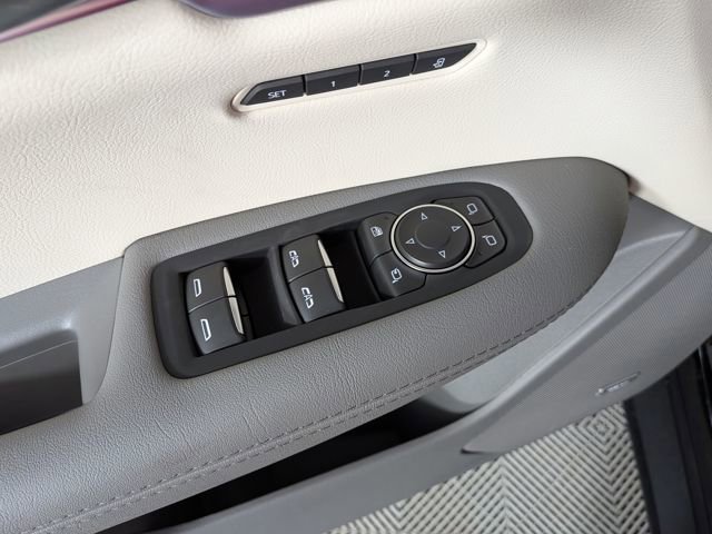 New 2025 Cadillac XT5 Premium Luxury w/ LPO, Floor Liner Package AWD/4WD image 16