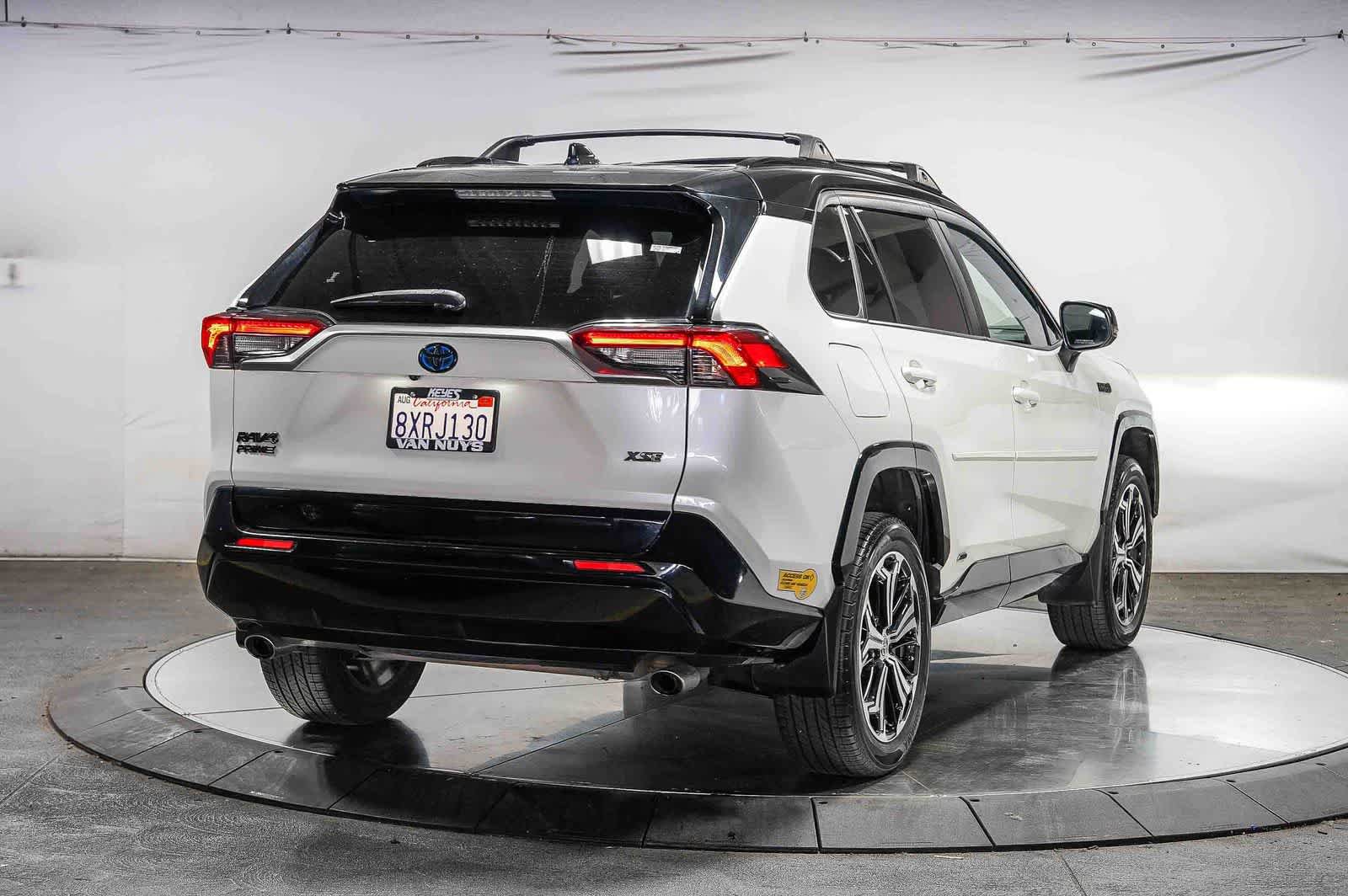 Certified 2021 Toyota RAV4 XSE w/ Weather Package AWD/4WD image 5
