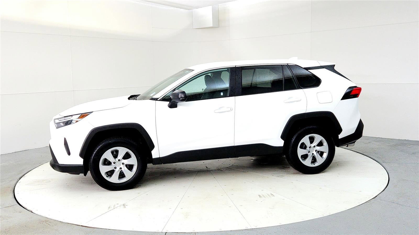 Used 2023 Toyota RAV4 LE image 3