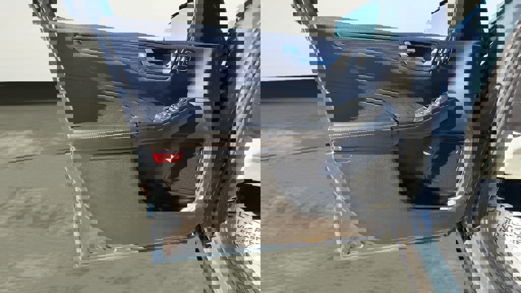 Used 2025 Ford Escape Platinum image 16