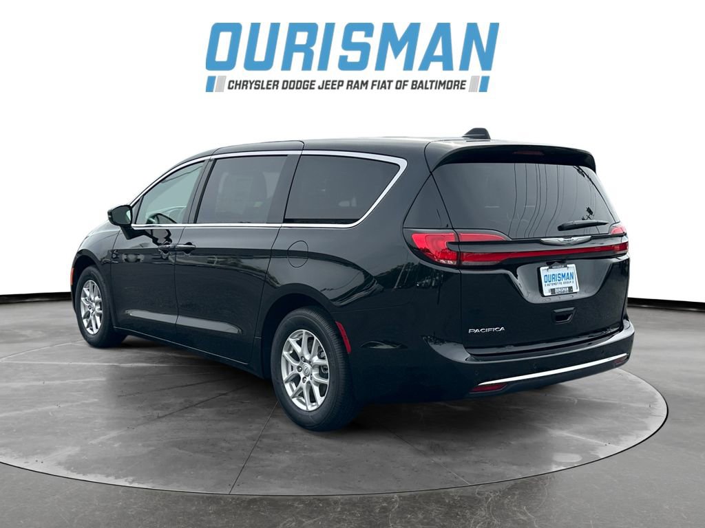 New 2026 Chrysler Pacifica Select image 4