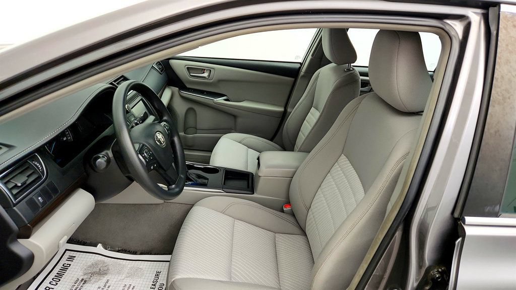 Used 2015 Toyota Camry LE FWD image 19