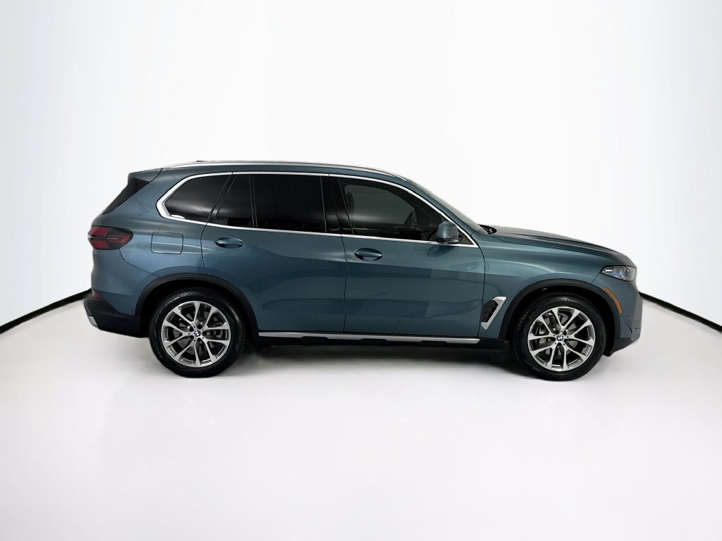 Certified 2024 BMW X5 xDrive40i w/ Executive Package AWD/4WD image 4