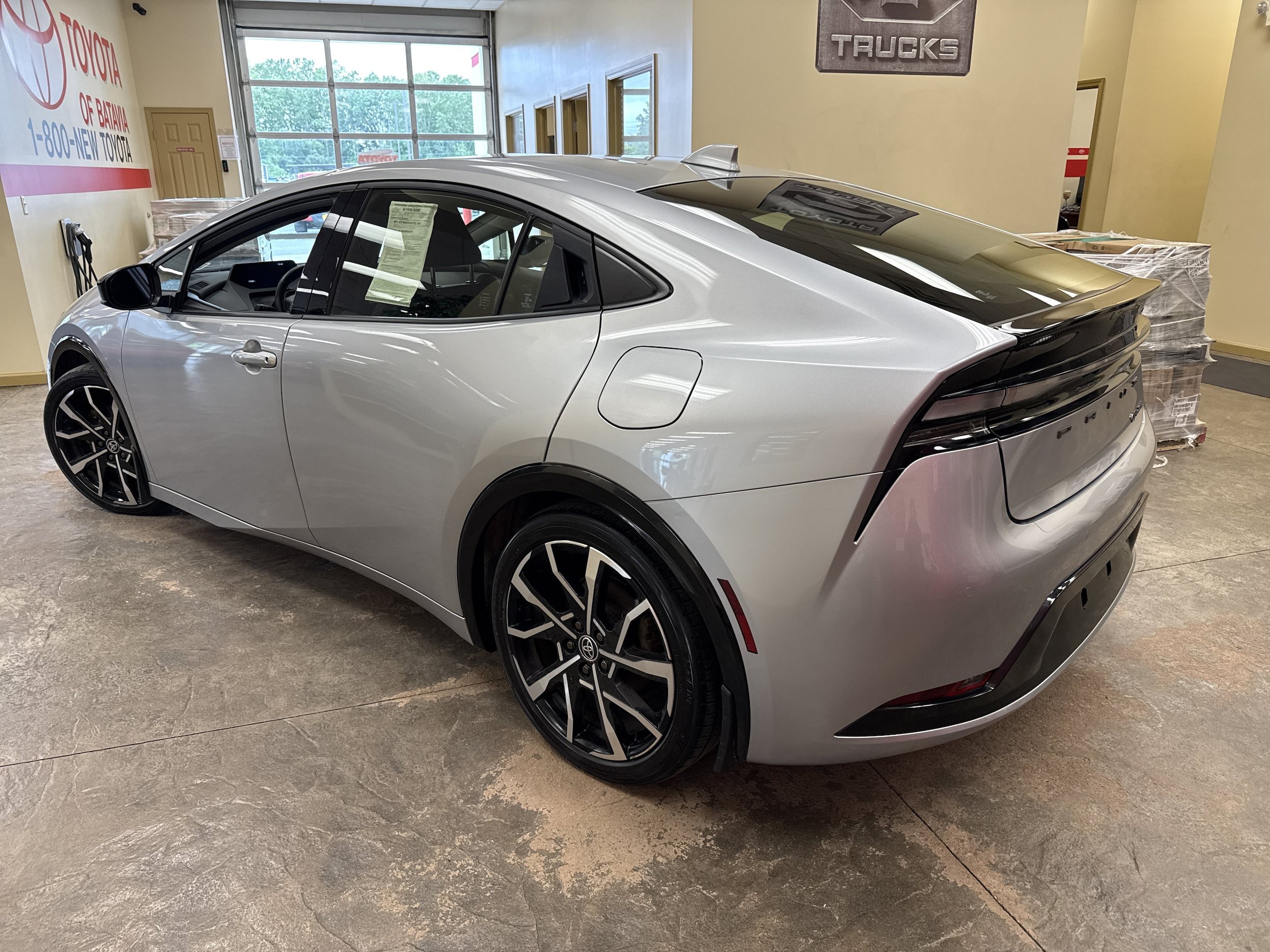 Used 2023 Toyota Prius Prime FWD image 18