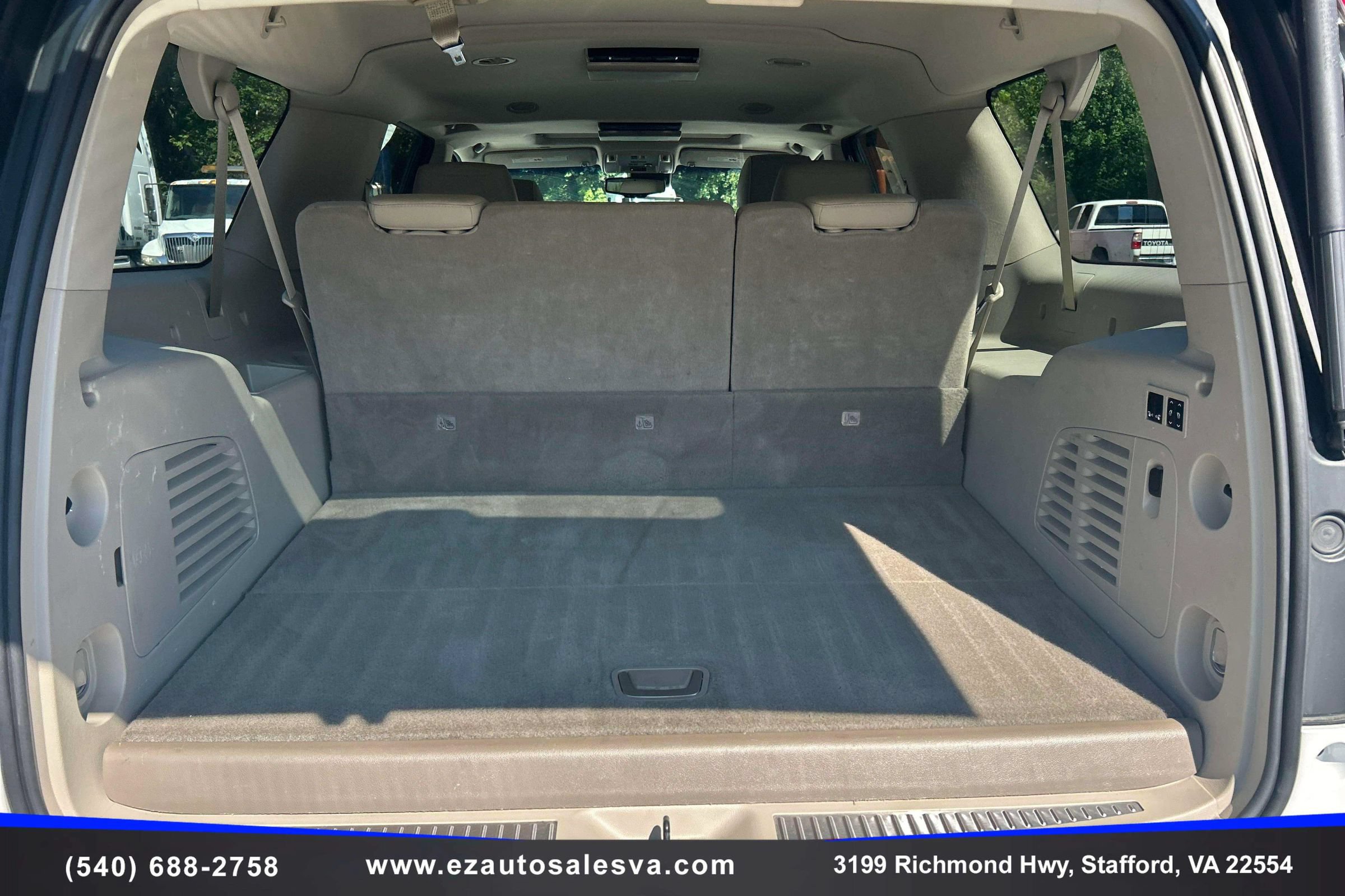 Used 2016 Cadillac Escalade ESV Luxury AWD/4WD image 14