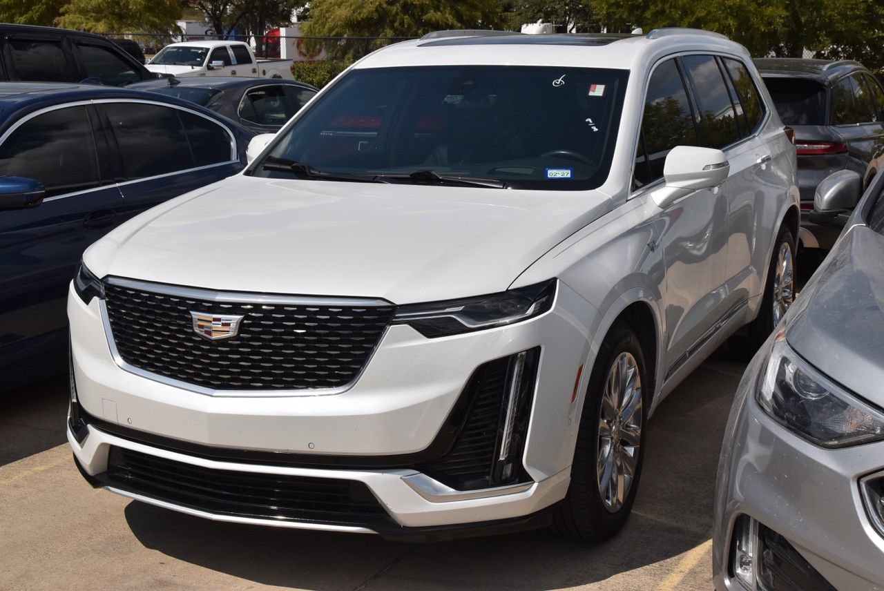 Used 2020 Cadillac XT6 Premium Luxury FWD image 2