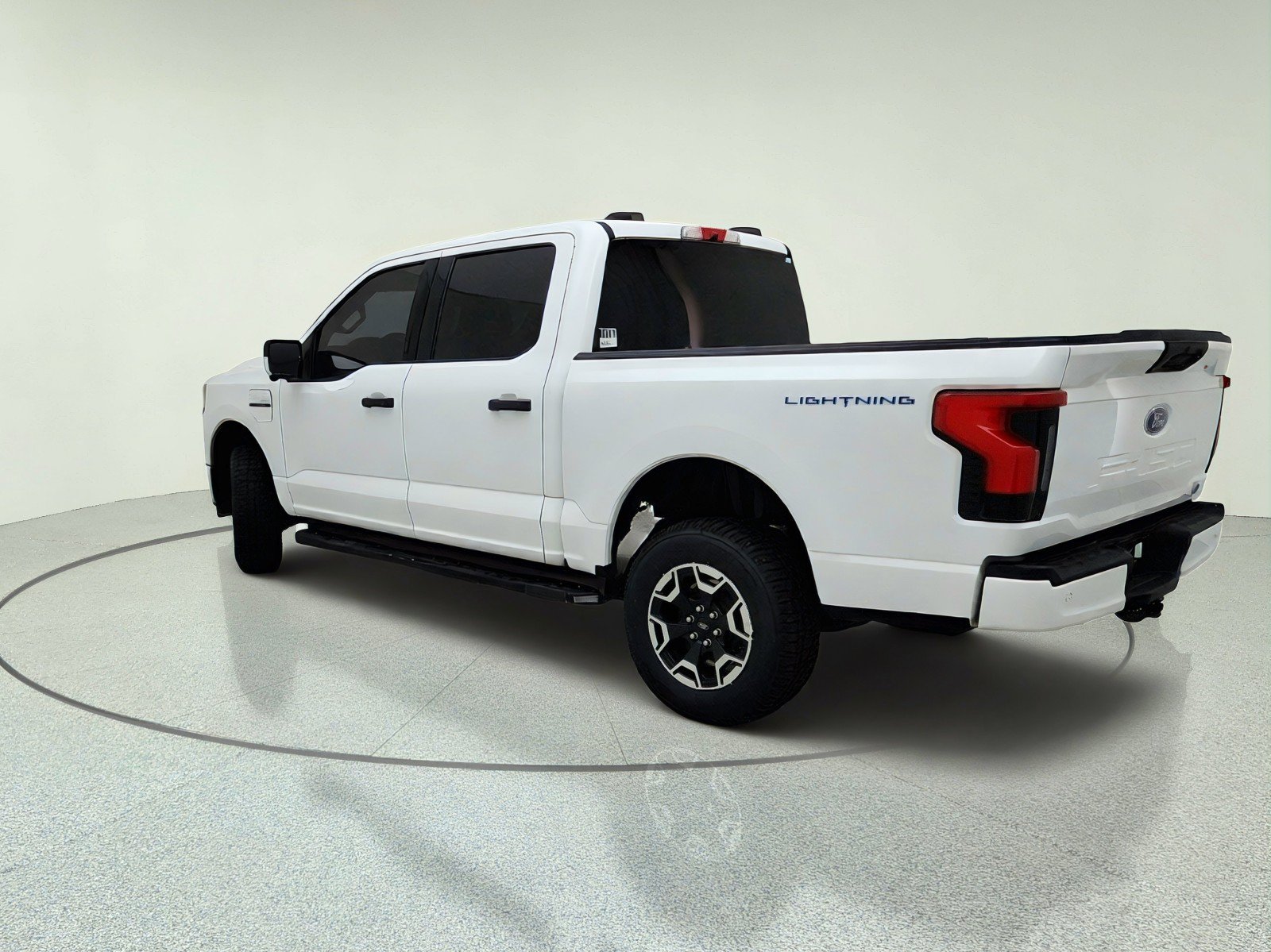 Used 2023 Ford F150 Lightning XLT AWD/4WD image 12