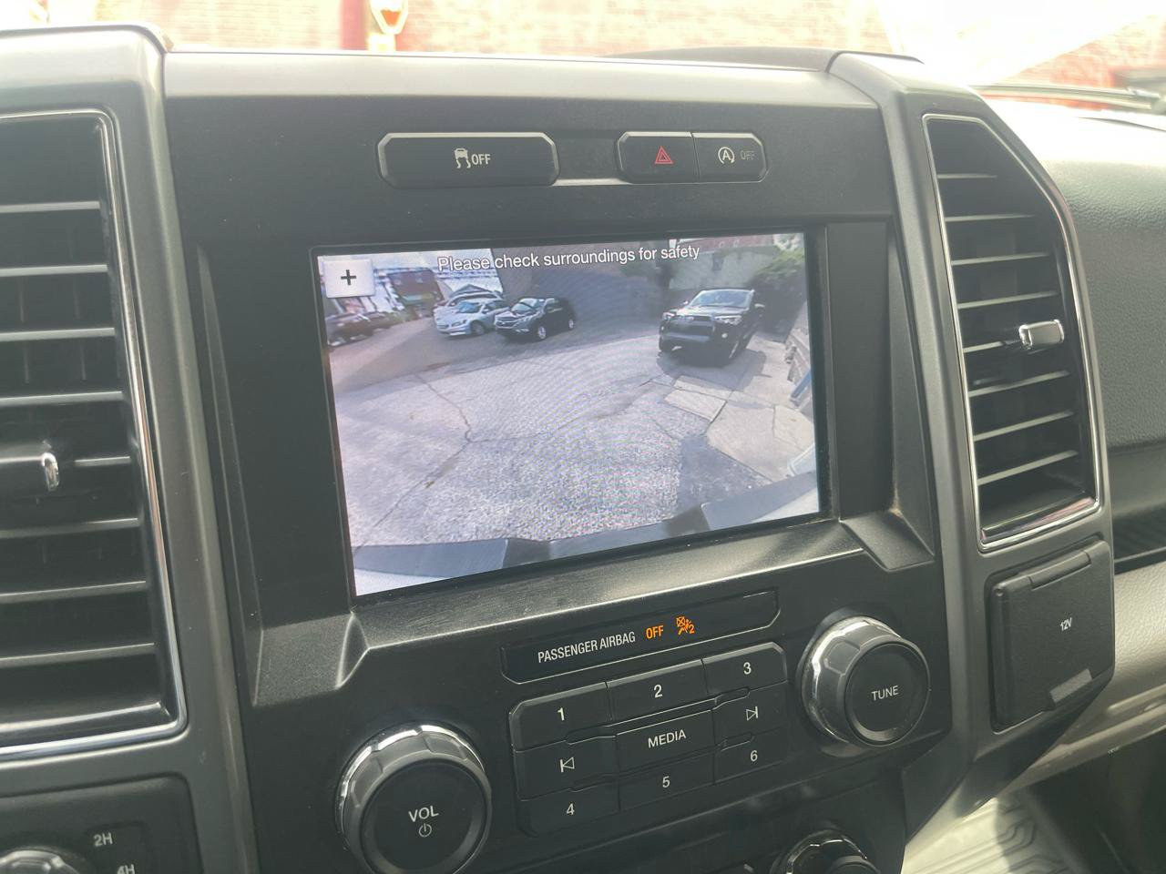 Used 2019 Ford F150 XLT w/ Equipment Group 302A Luxury AWD/4WD image 17