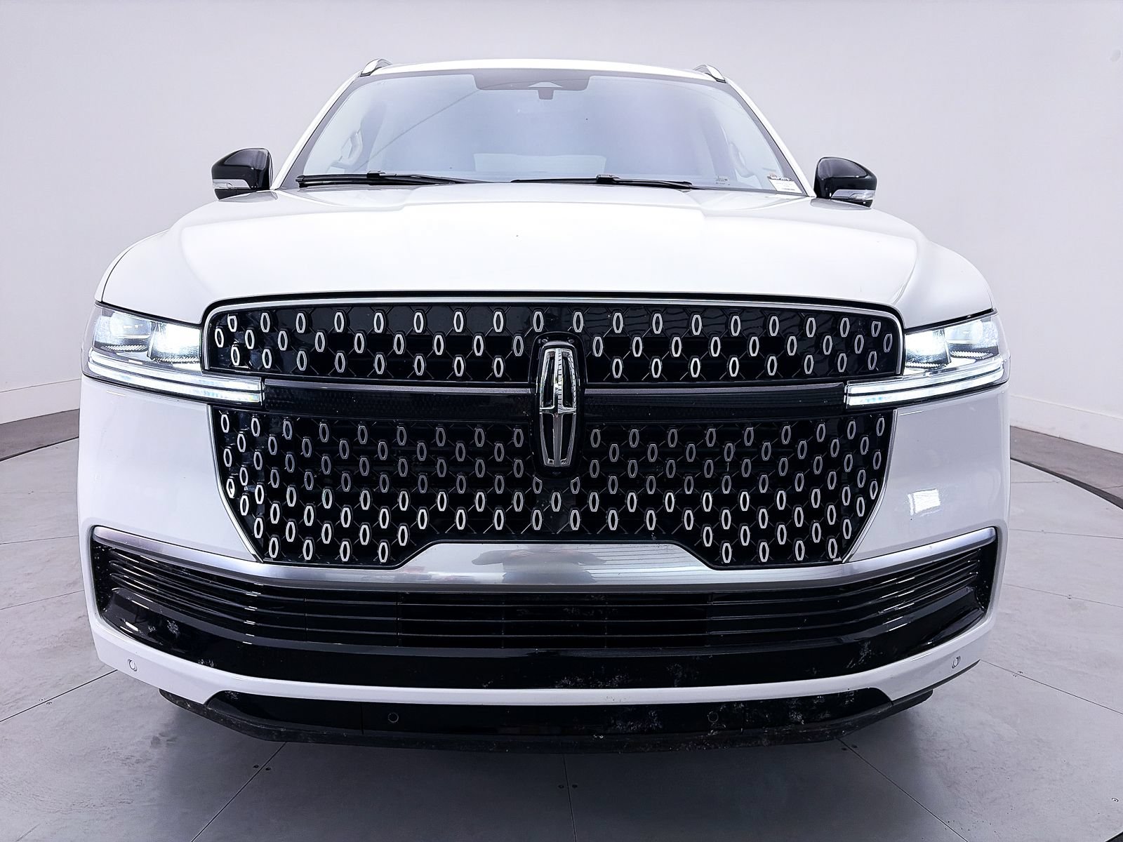 Used 2025 Lincoln Navigator L Reserve AWD/4WD image 13