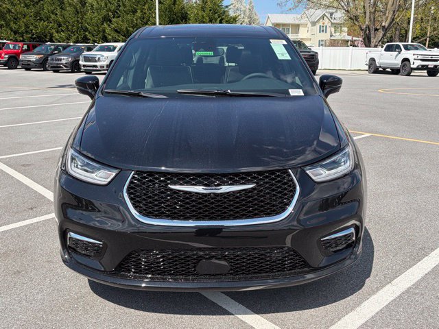 New 2026 Chrysler Pacifica Limited FWD image 9