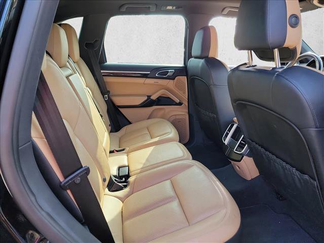 Used 2016 Porsche Cayenne AWD/4WD image 16