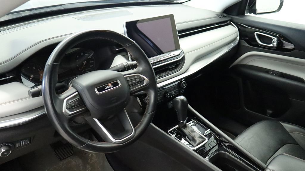 Certified 2022 Jeep Compass Limited image 29