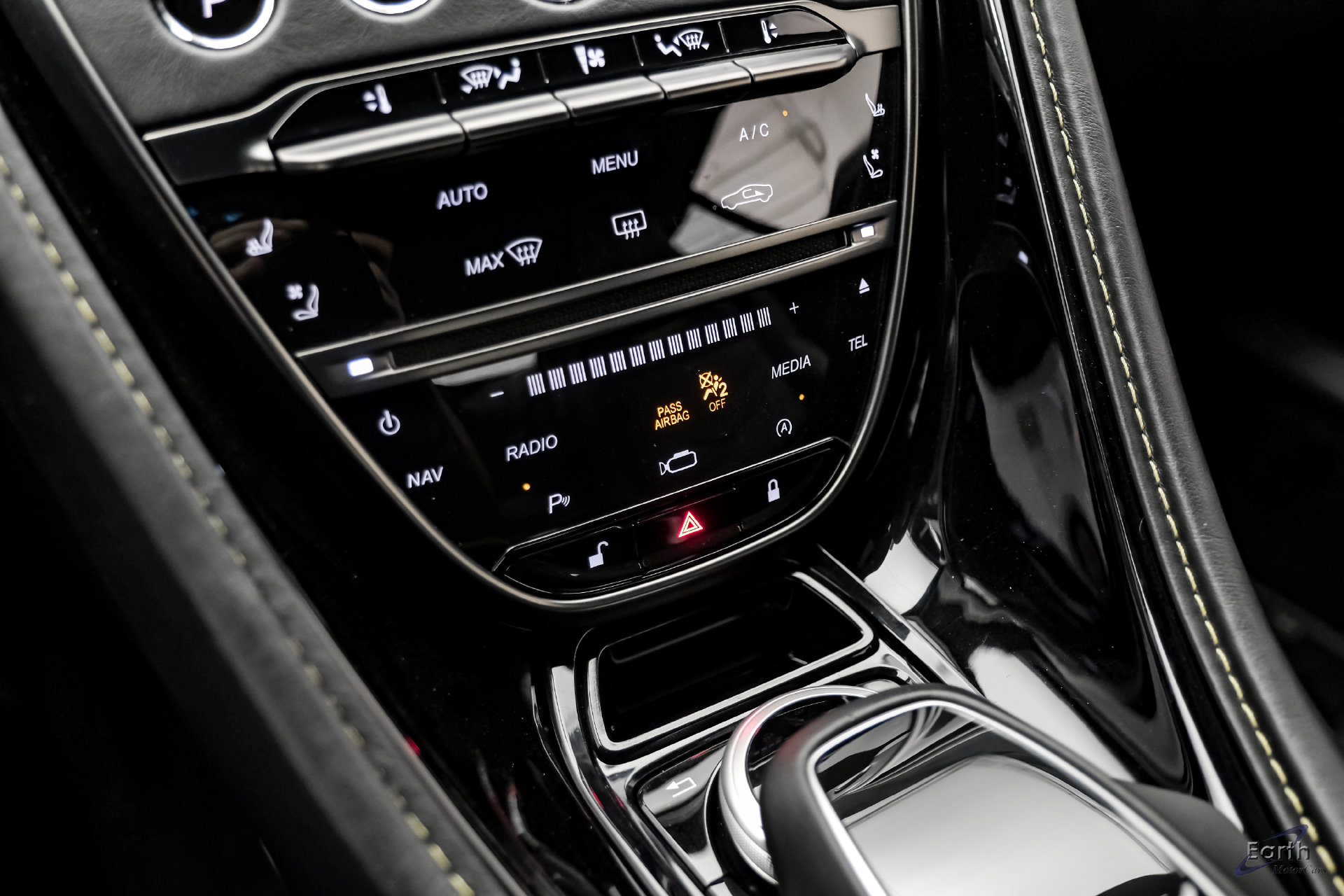 Used 2019 Aston Martin DBS Superleggera RWD image 69