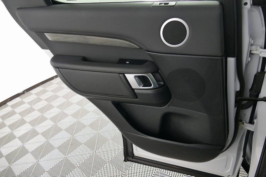 Used 2019 Land Rover Discovery HSE AWD/4WD image 28