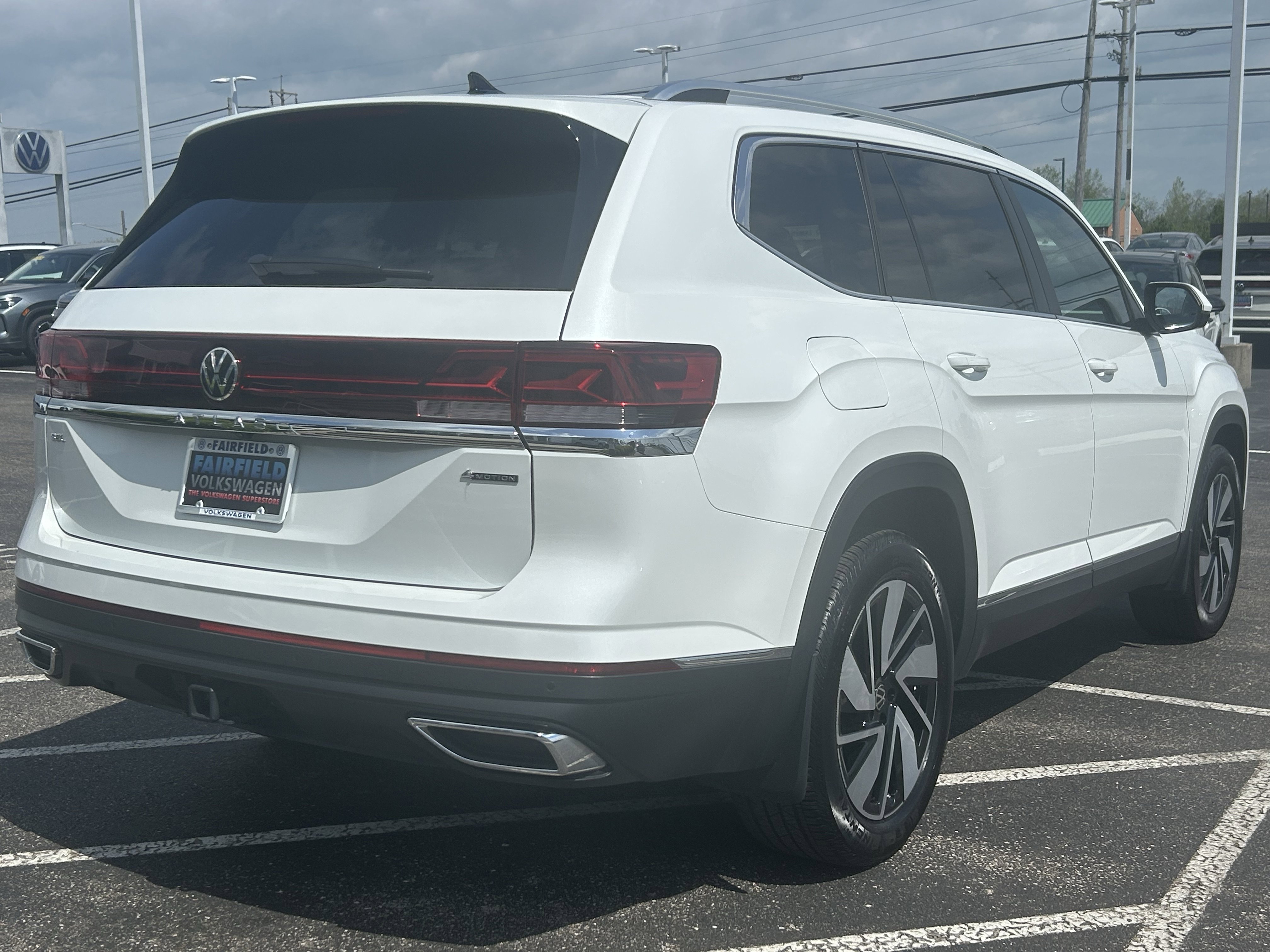Used 2025 Volkswagen Atlas SEL AWD/4WD image 7