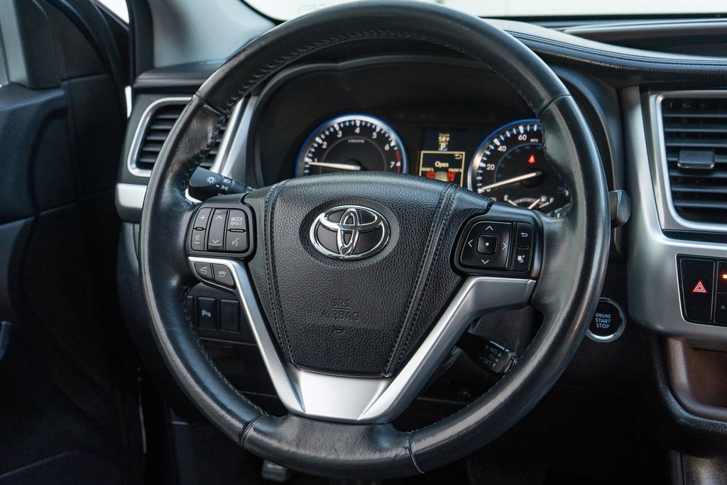 Used 2014 Toyota Highlander Limited image 23