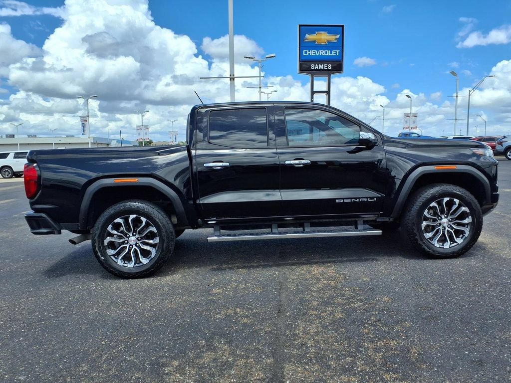 Used 2024 GMC Canyon Denali AWD/4WD image 9