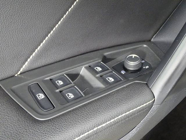 Used 2024 Volkswagen Tiguan SE AWD/4WD image 16
