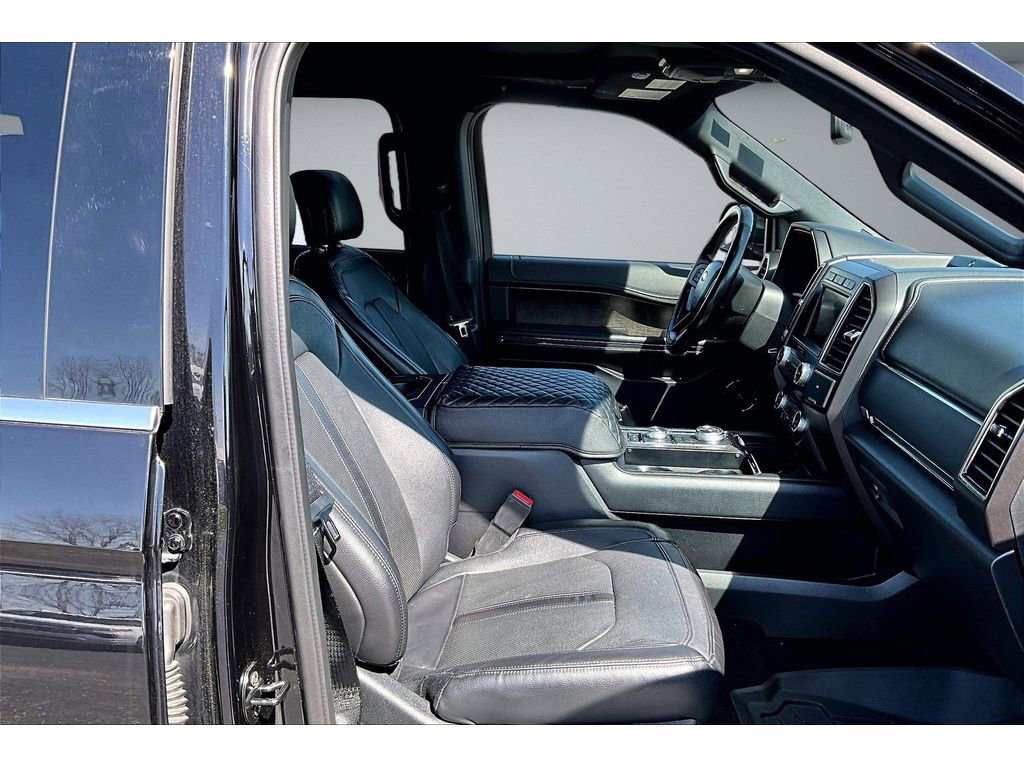 Used 2020 Ford Expedition Limited w/ Equipment Group 302A AWD/4WD image 9