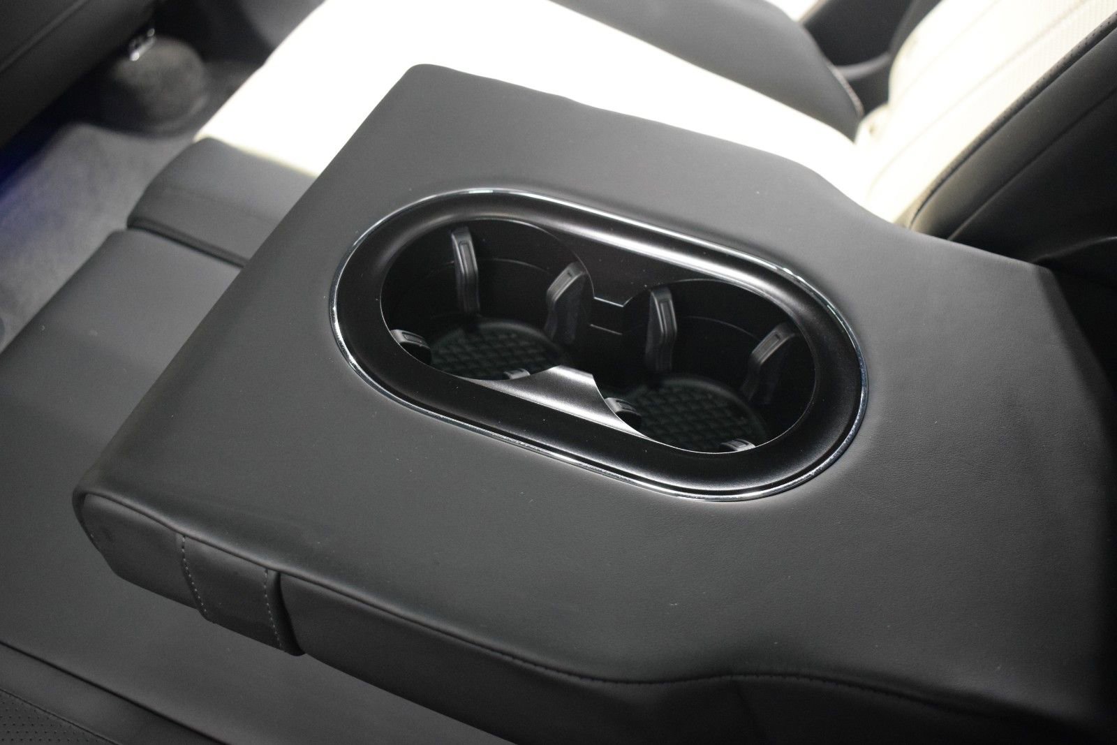 Certified 2024 Bentley Bentayga image 22