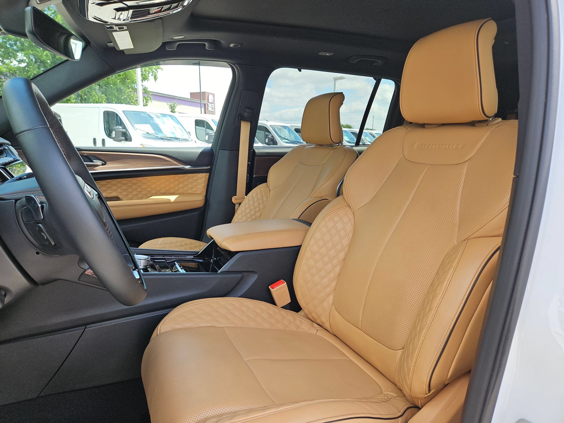 Used 2025 Jeep Grand Cherokee L Summit w/ Obsidian Package AWD/4WD image 13
