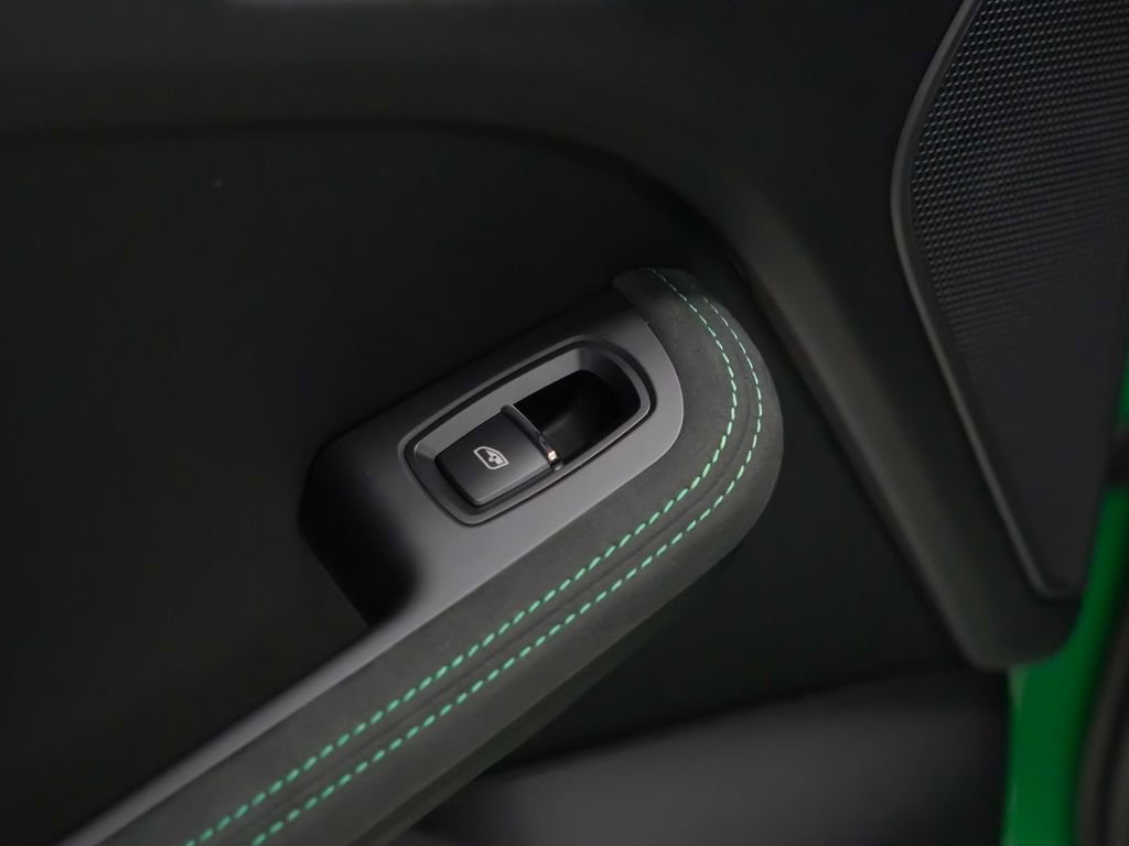 Certified 2026 Porsche Macan GTS image 16