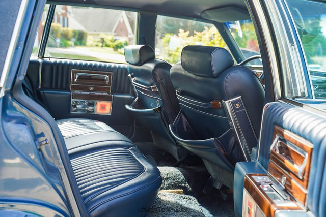 Used 1989 Cadillac Brougham RWD image 22