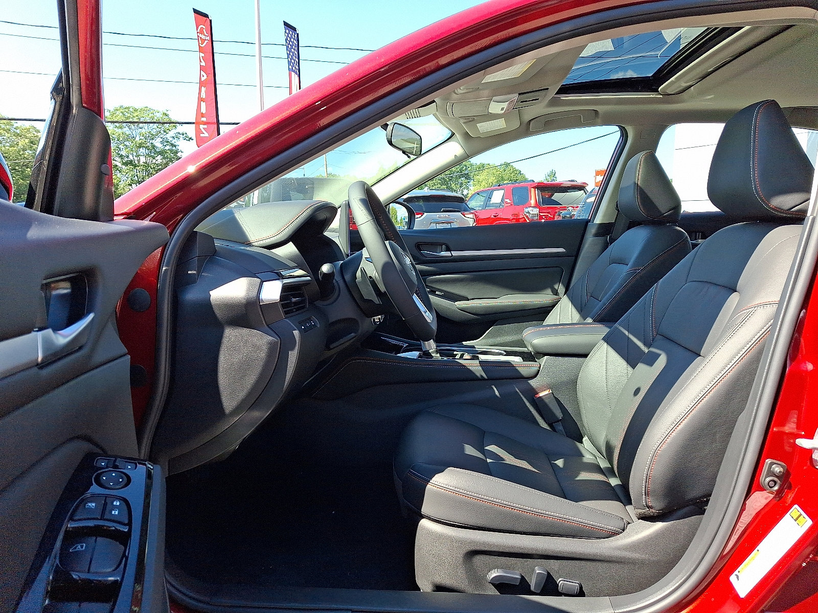 New 2025 Nissan Altima 2.5 SR w/ SR Premium Package image 9