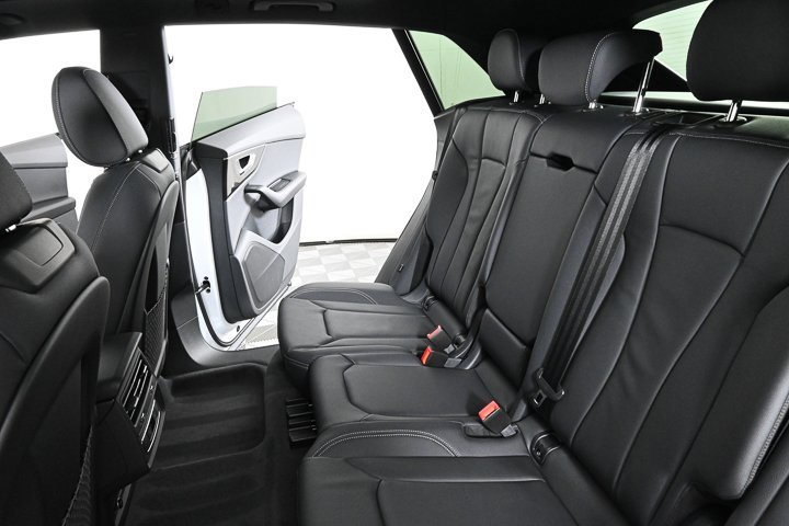 New 2025 Audi Q8 Premium image 21