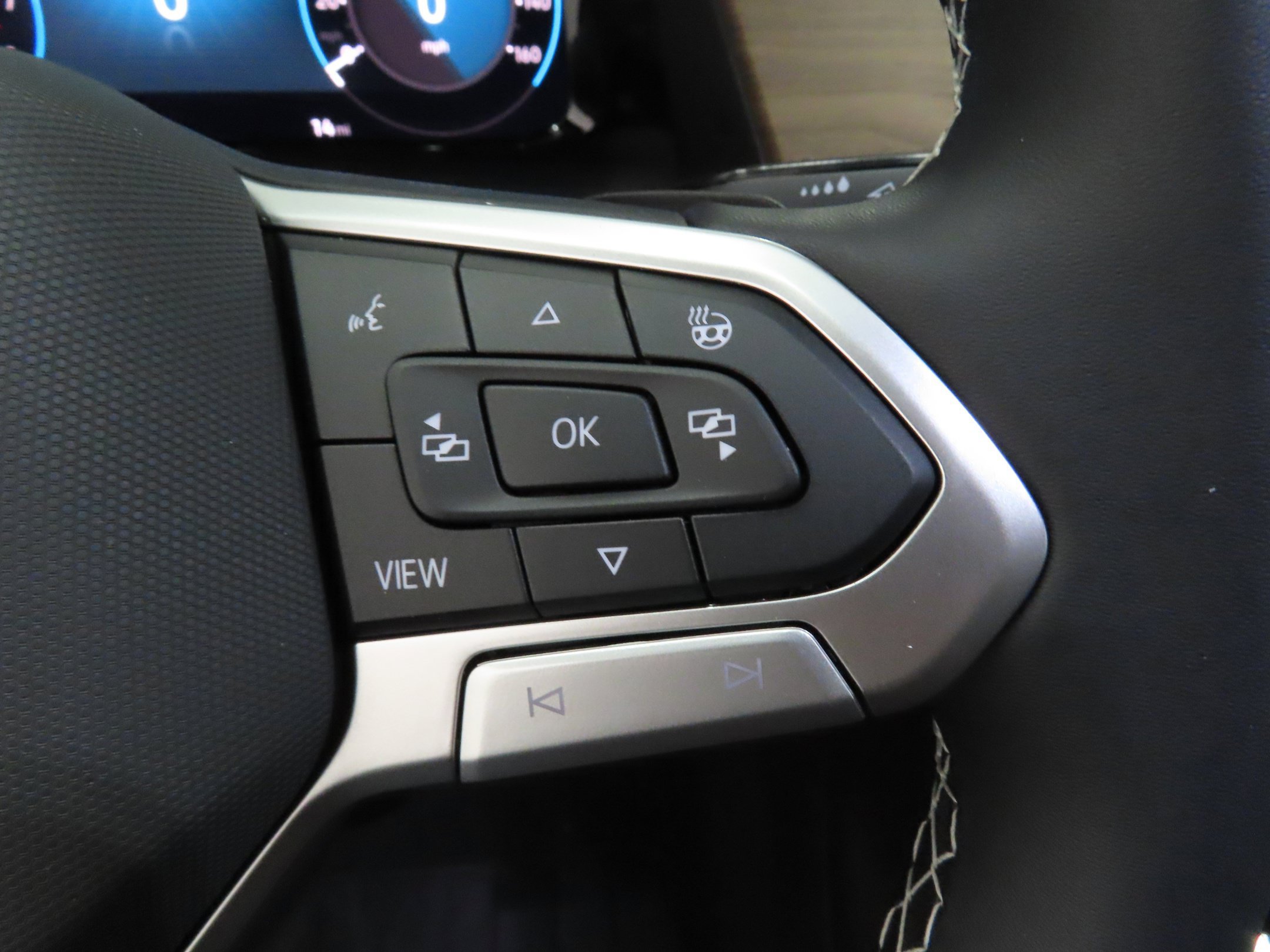 Certified 2026 Volkswagen Atlas SE FWD image 14