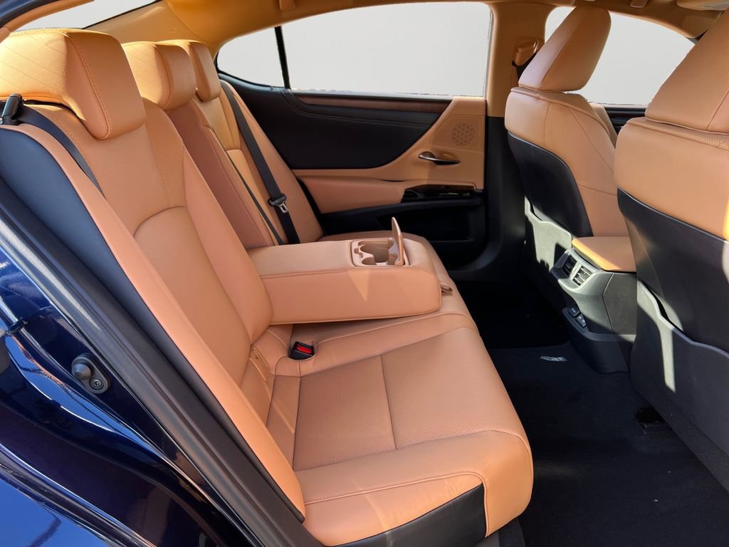 New 2025 Lexus ES 350 w/ Premium Package image 6