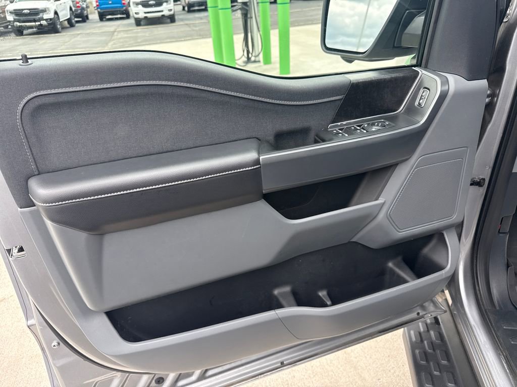 Used 2025 Ford F150 Lightning XLT AWD/4WD image 24
