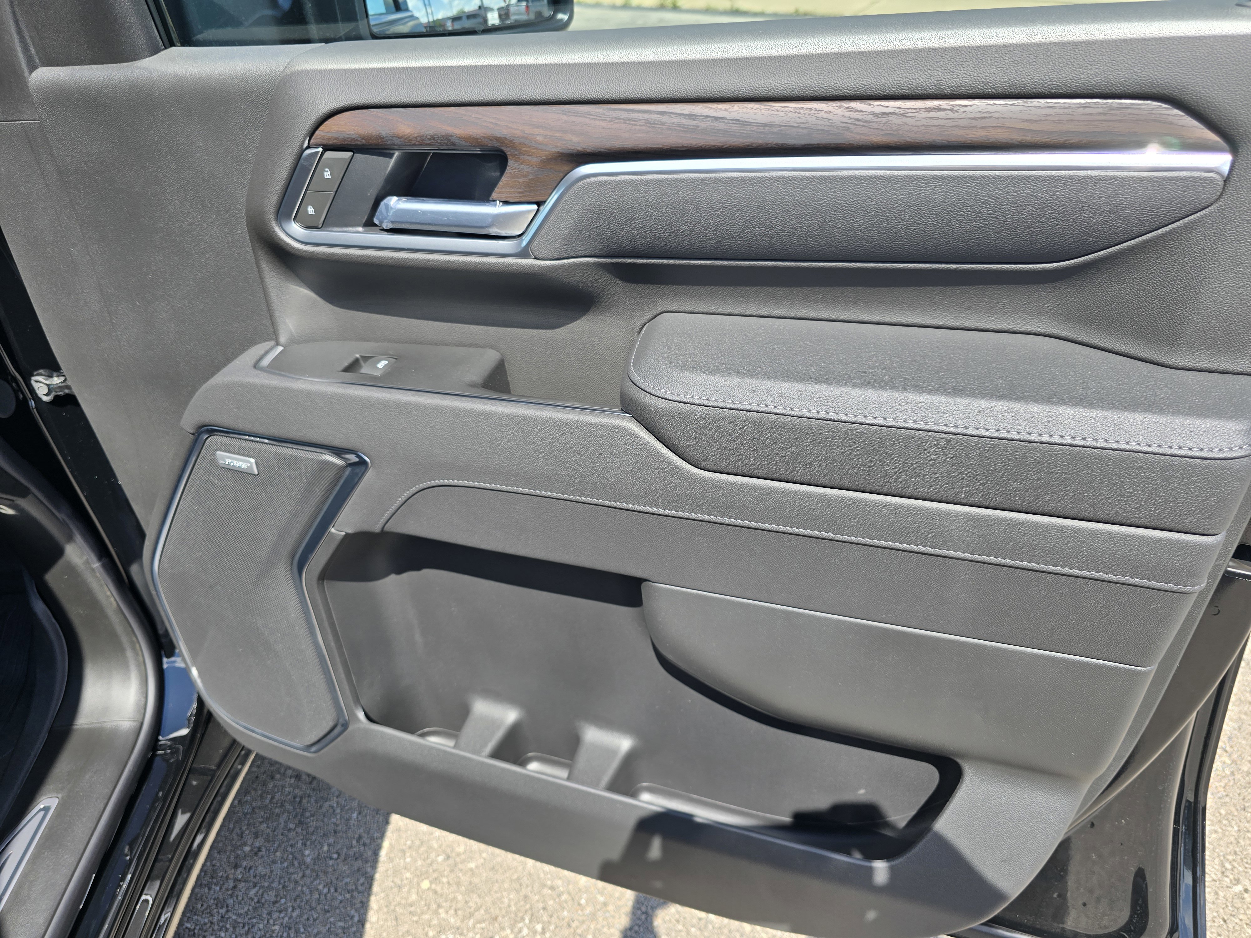 New 2025 GMC Sierra 2500 SLT w/ SLT Convenience Package image 20